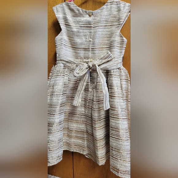 Gorgeous golden party dress - Picture 2 of 3